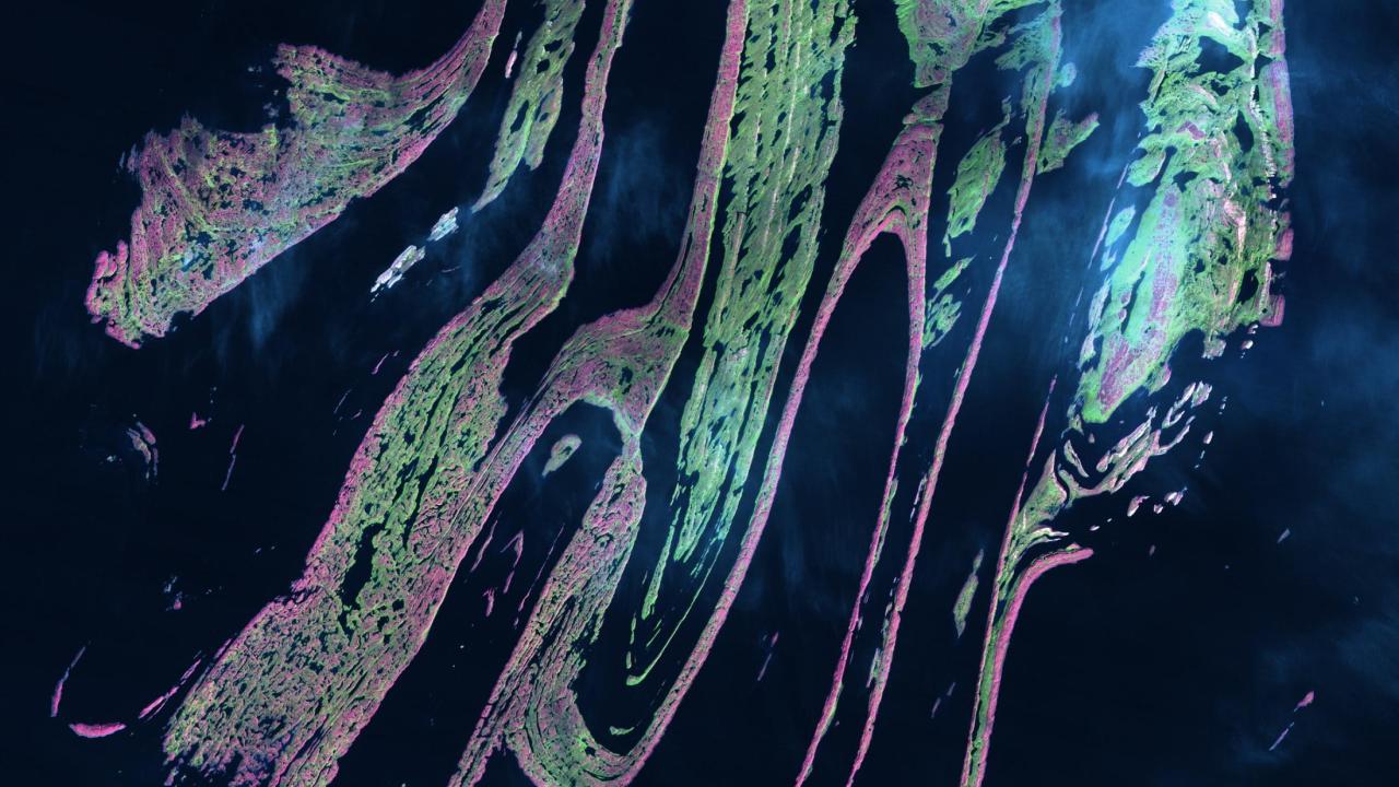 Overhead view of Belcher Islands in Nunavut via USGS